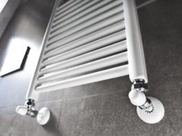 radiator plaatsen badkamer