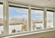 Kozijnen vervangen: waar moet je op letten? Kozijnen met uitzicht op water