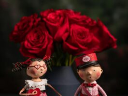 droevig meisje papiermache